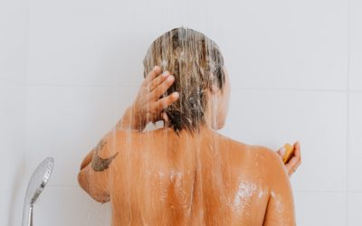 Łupież suchy – jak szybko i skutecznie się go pozbyć?